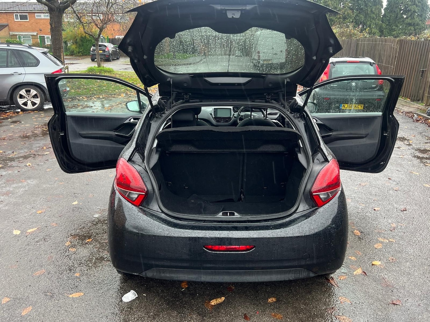 Used Peugeot 208 2016 for sale - 76458180: Photo 23