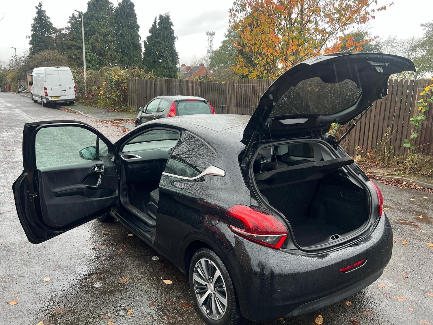 Used Peugeot 208 2016 for sale - 76458180: Photo 24