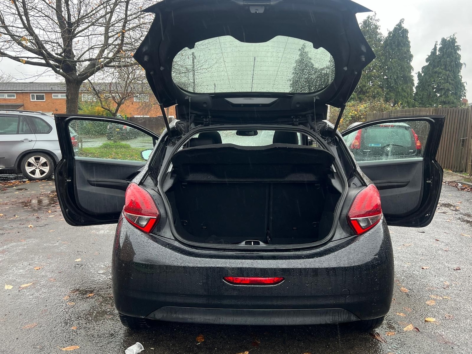 Used Peugeot 208 2016 for sale - 76458180: Photo 25