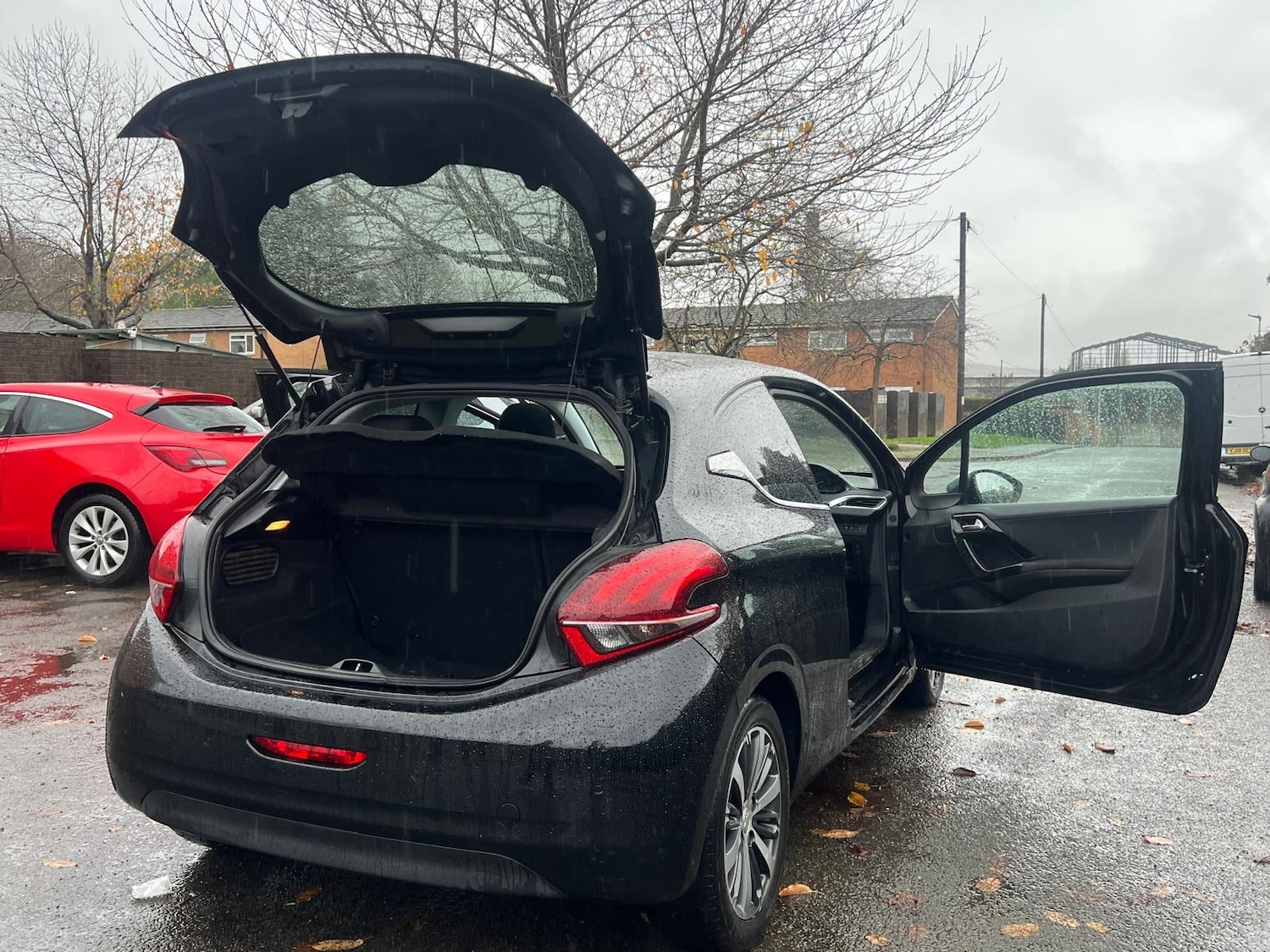 Used Peugeot 208 2016 for sale - 76458180: Photo 26