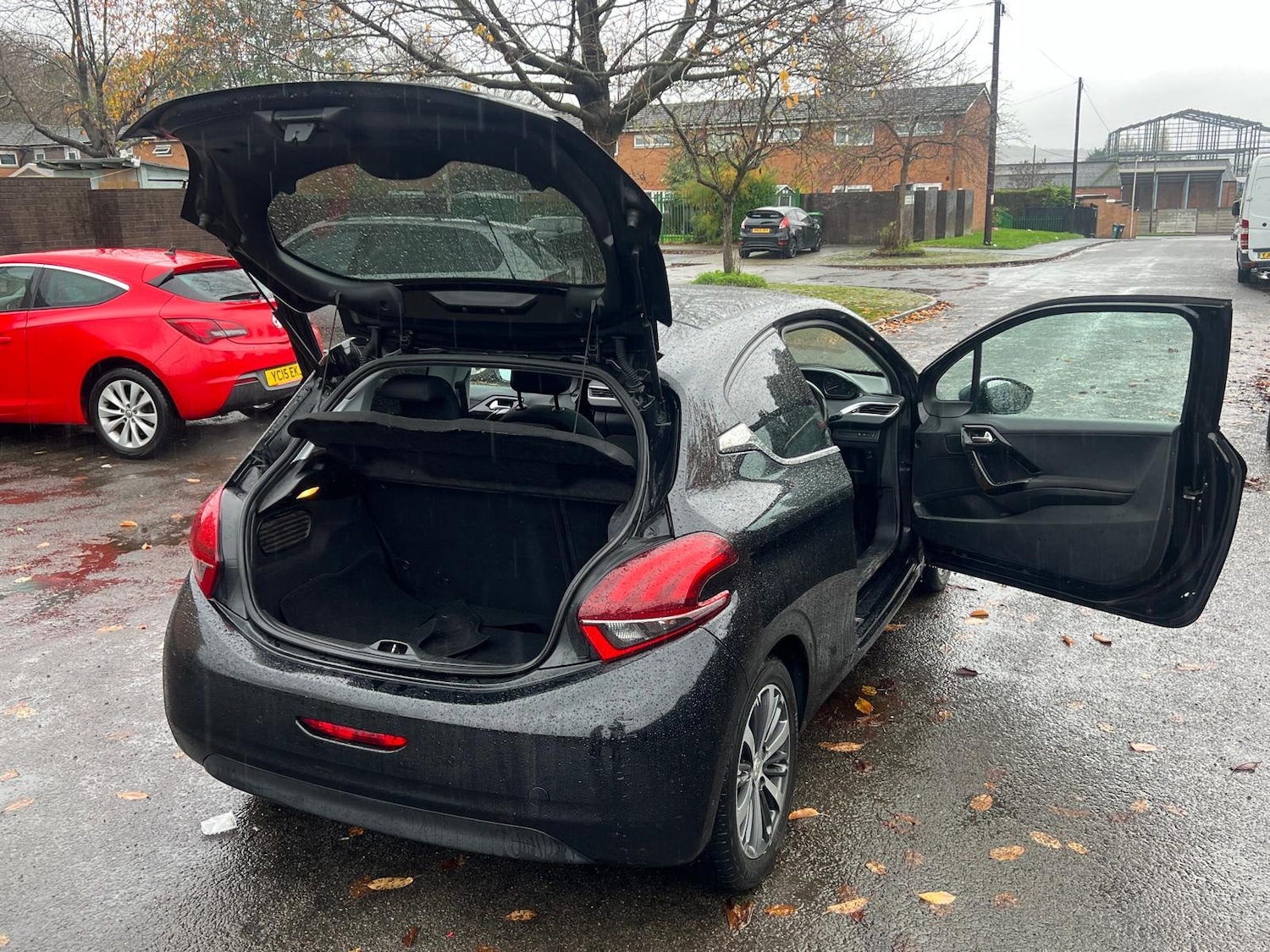 Used Peugeot 208 2016 for sale - 76458180: Photo 27