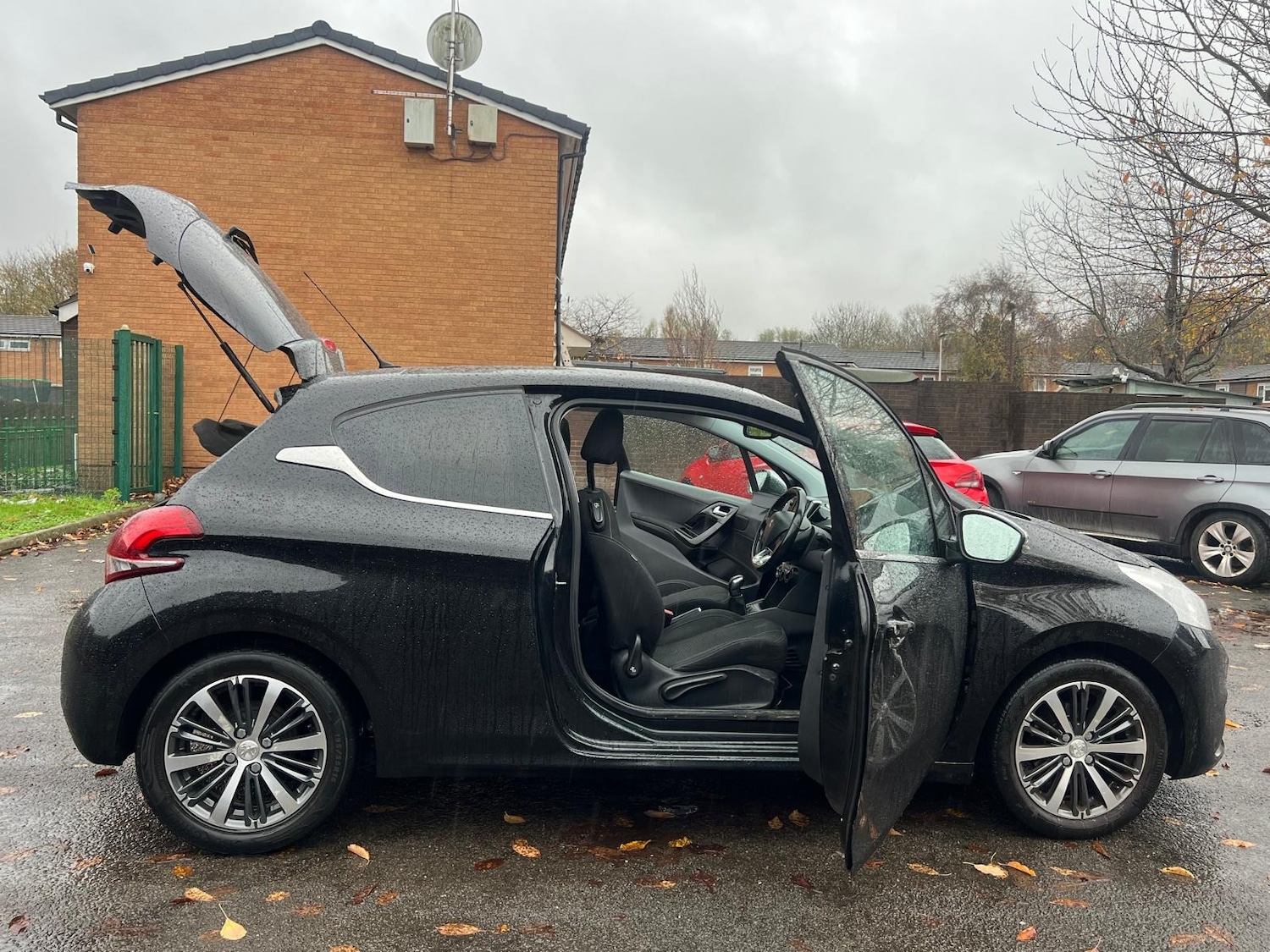Used Peugeot 208 2016 for sale - 76458180: Photo 28