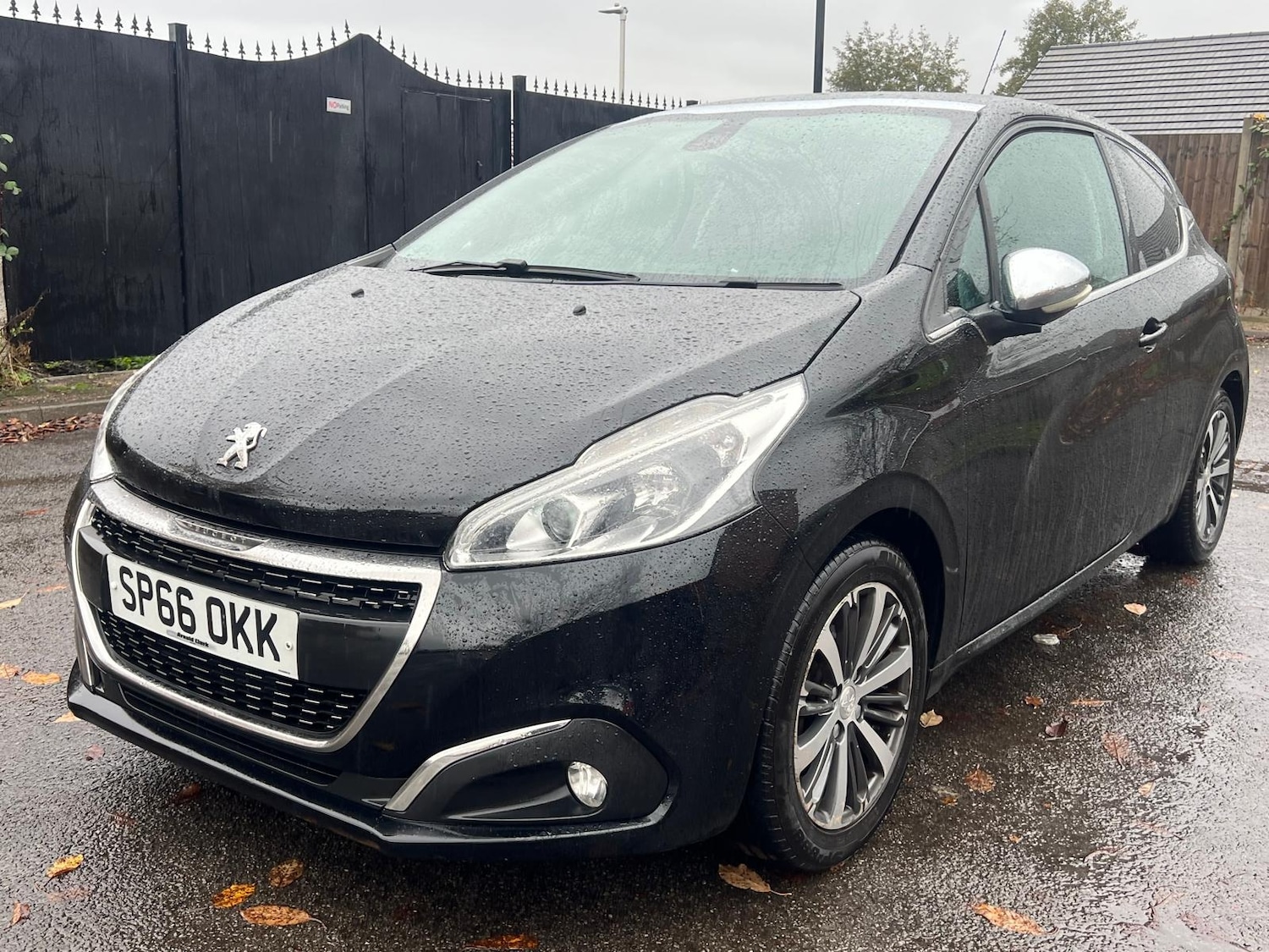 Used Peugeot 208 2016 for sale - 76458180: Photo 5