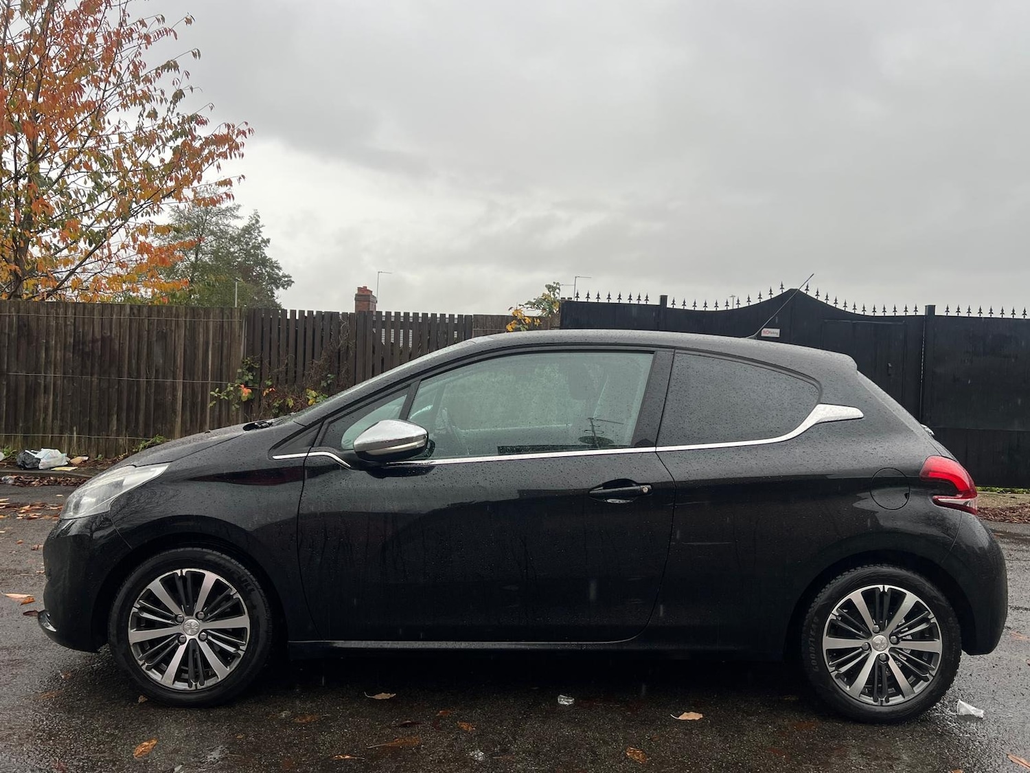 Used Peugeot 208 2016 for sale - 76458180: Photo 7