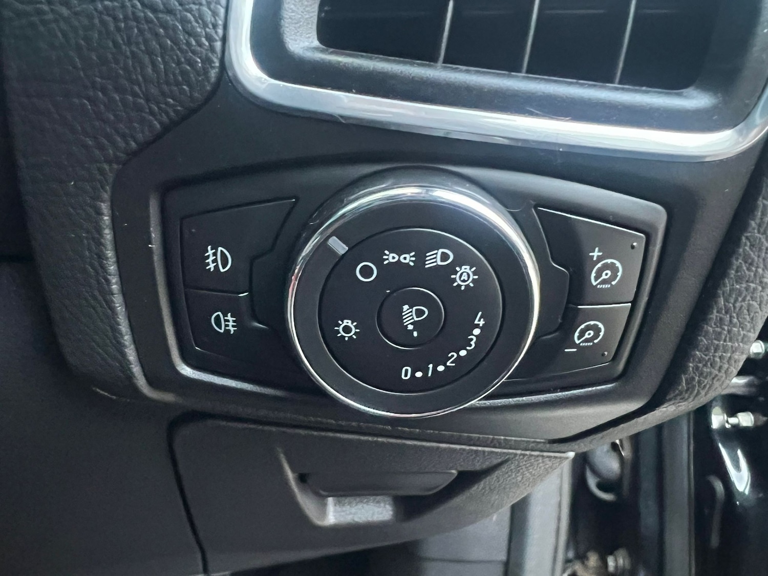 Used Ford Focus 2012 for sale - 76176043: Photo 25