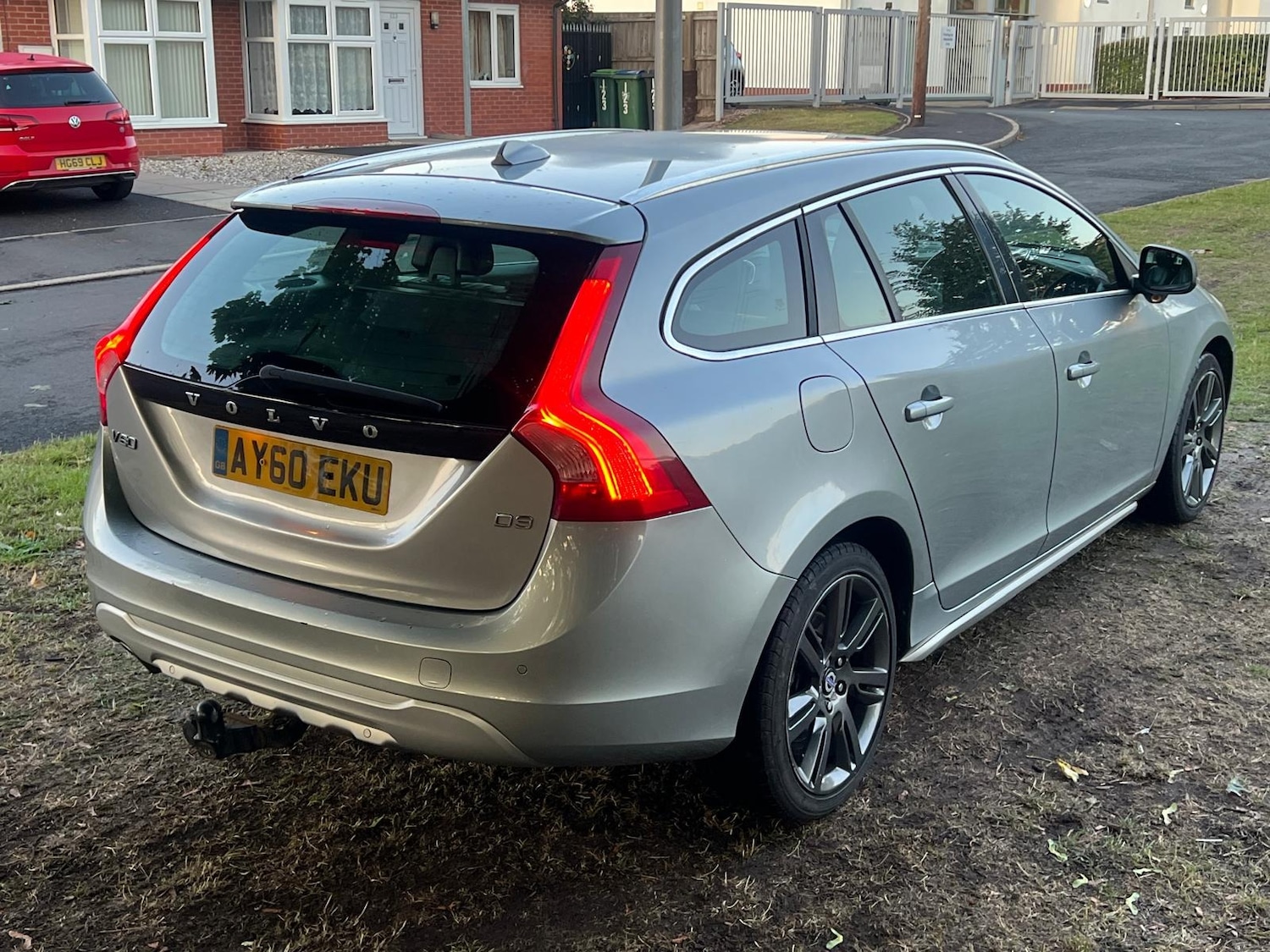 Used Volvo V60 2010 for sale - 76167586: Photo 3