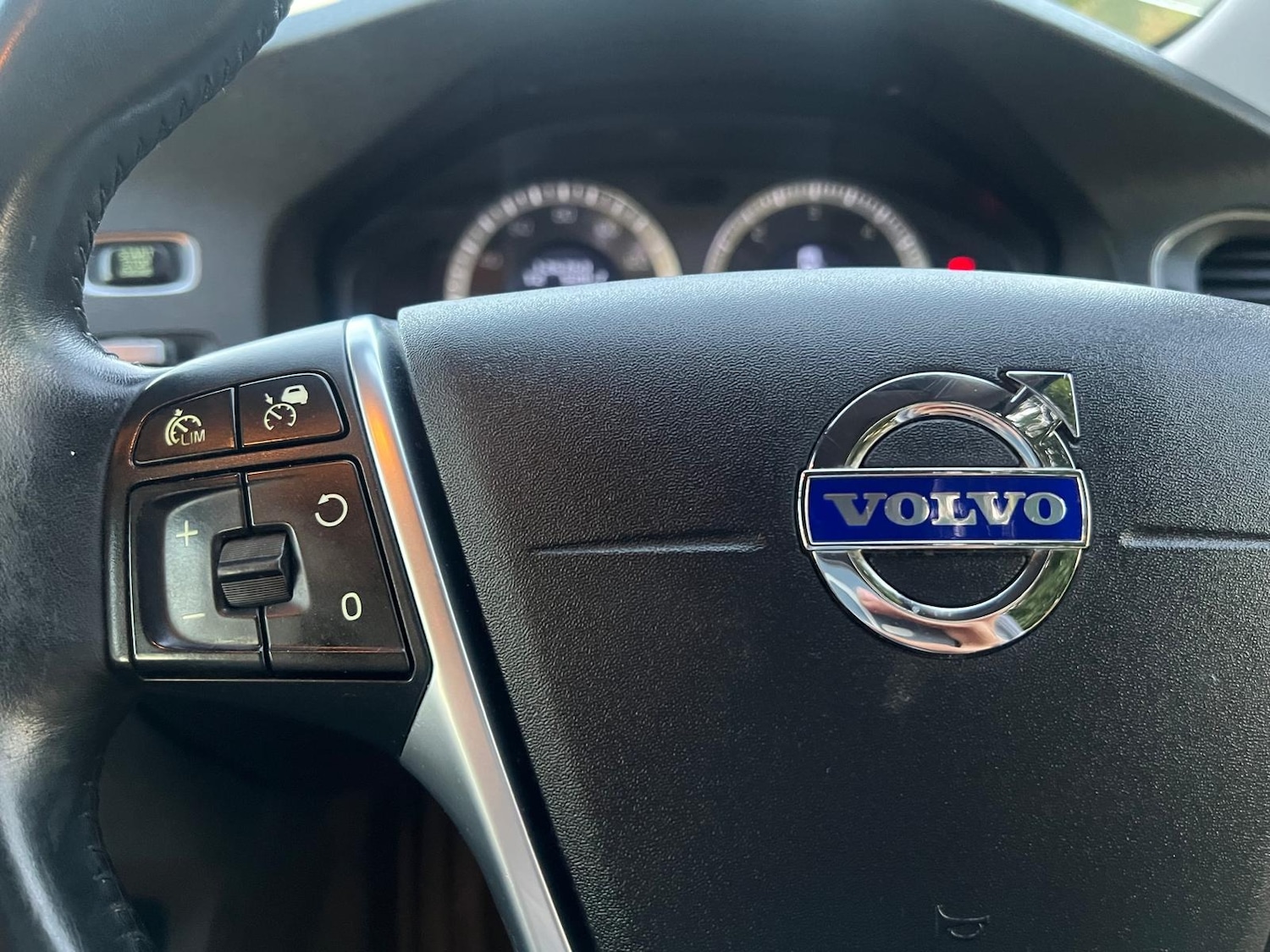 Used Volvo V60 2010 for sale - 76167586: Photo 31