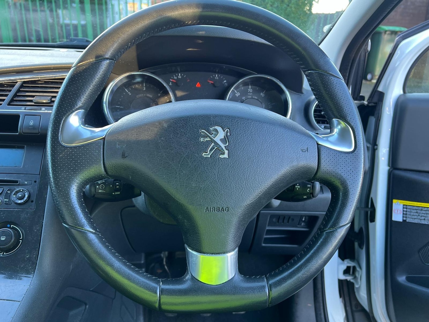 Used Peugeot 3008 2015 for sale - 76772310: Photo 31