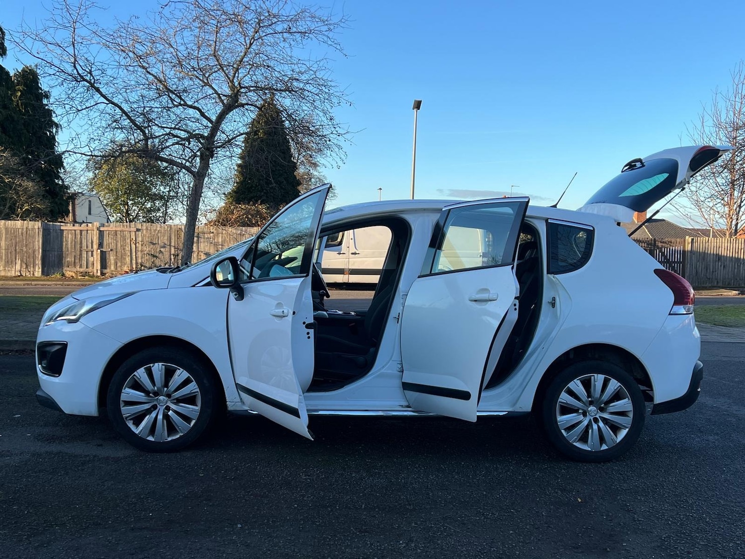 Used Peugeot 3008 2015 for sale - 76772310: Photo 44