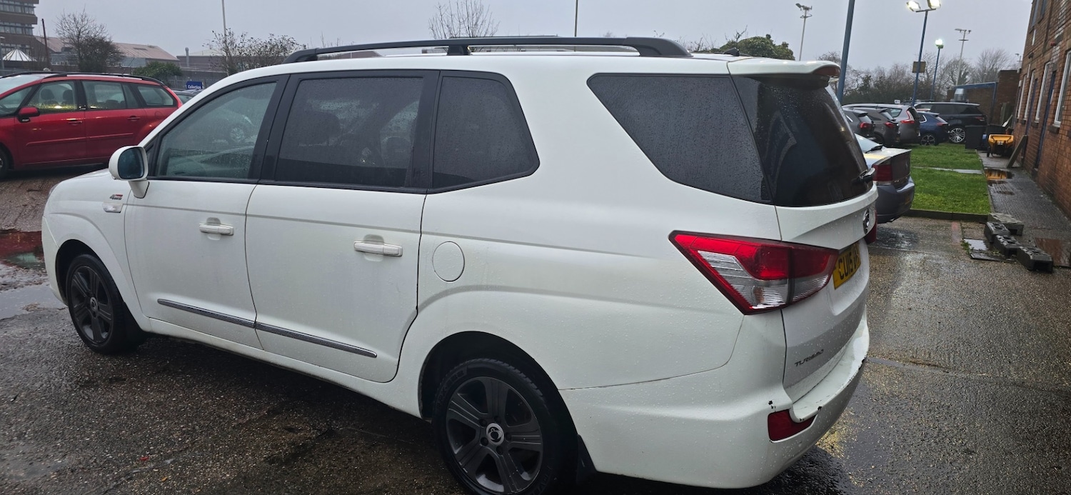 Used Ssangyong Turismo 2015 for sale - 77551524: Photo 11