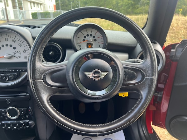 Used MINI Convertible 2011 for sale - 76168077: Photo 16