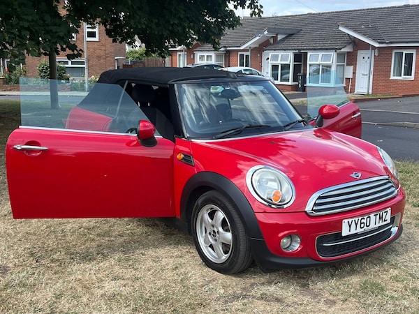 Used MINI Convertible 2011 for sale - 76168077: Photo 1