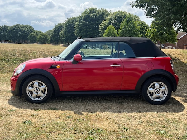 Used MINI Convertible 2011 for sale - 76168077: Photo 25