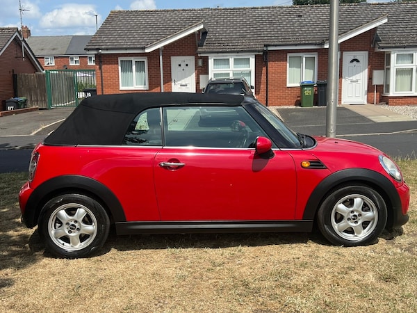 Used MINI Convertible 2011 for sale - 76168077: Photo 33