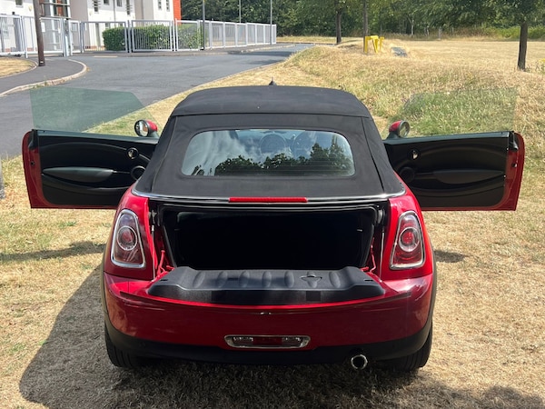 Used MINI Convertible 2011 for sale - 76168077: Photo 4