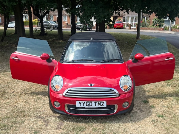 Used MINI Convertible 2011 for sale - 76168077: Photo 8