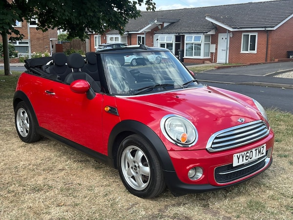 Used MINI Convertible 2011 for sale - 76168077: Photo 9
