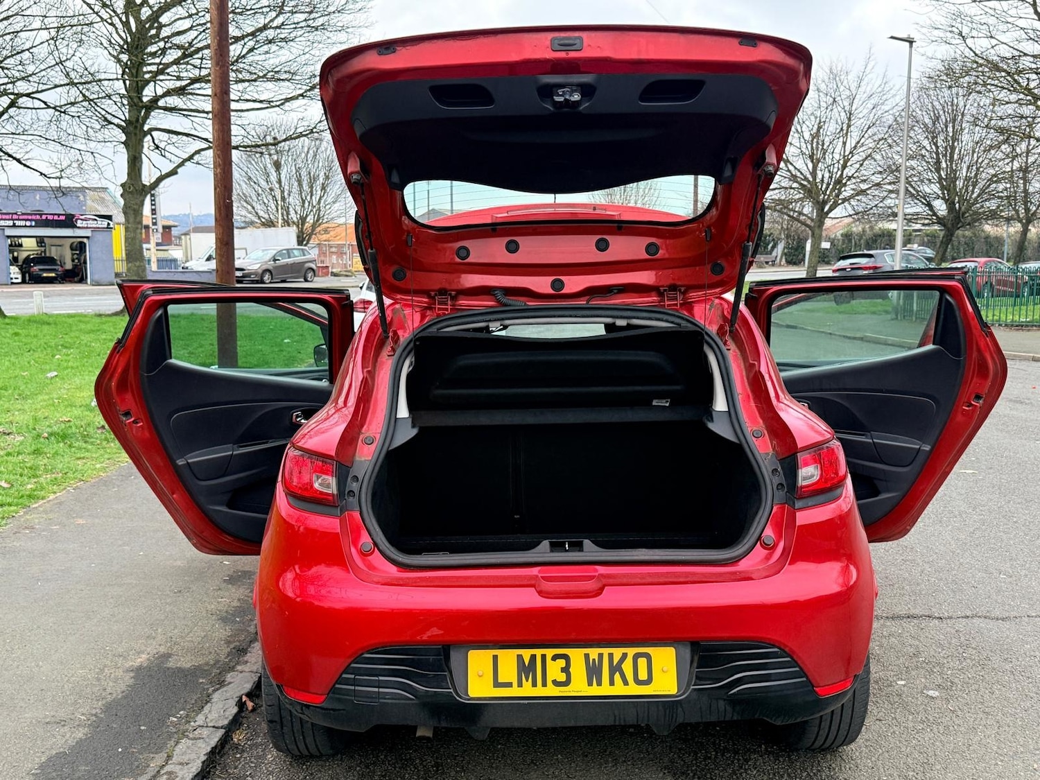 Used Renault Clio 2013 for sale - 77855598: Photo 25