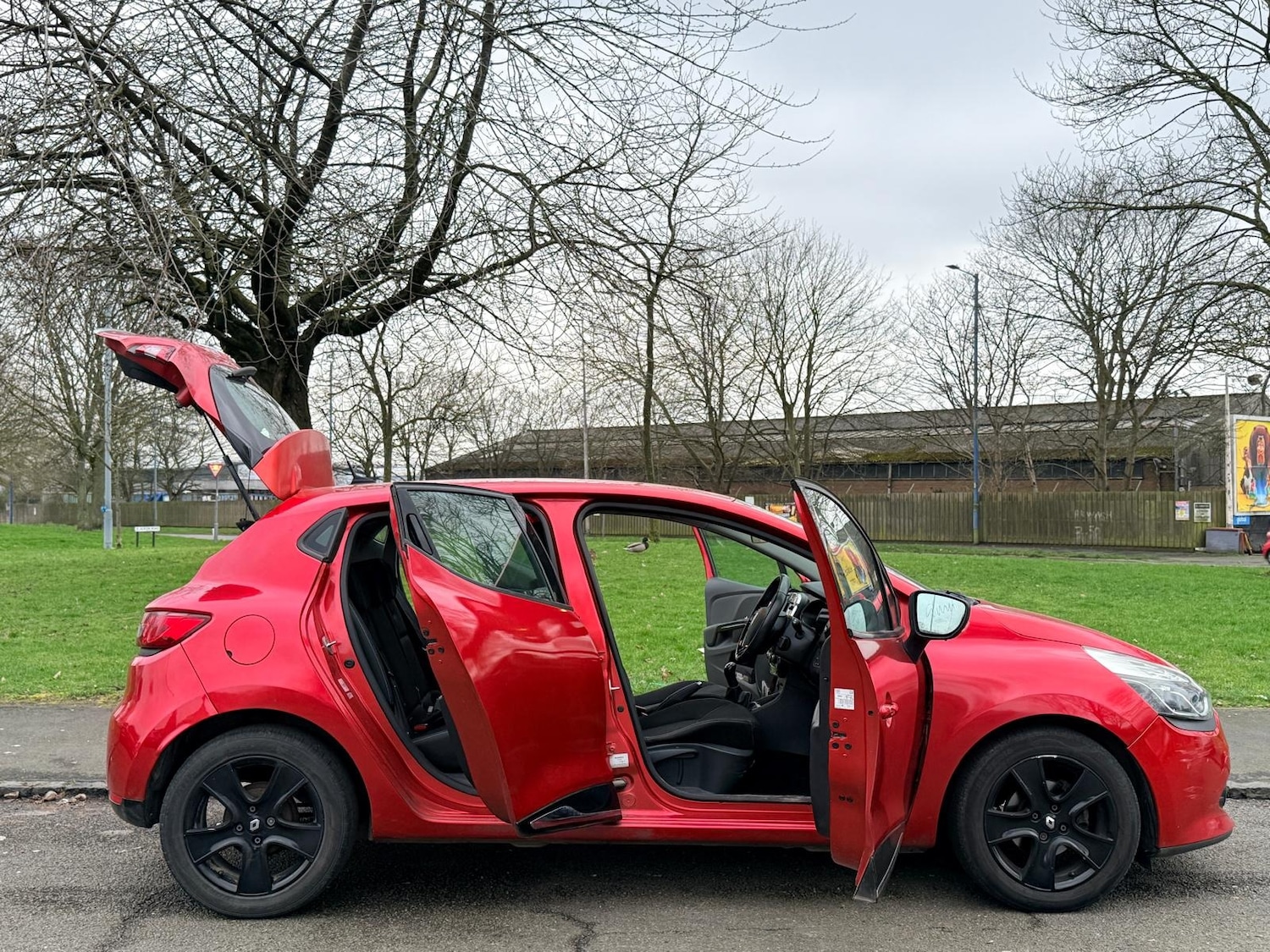 Used Renault Clio 2013 for sale - 77855598: Photo 26