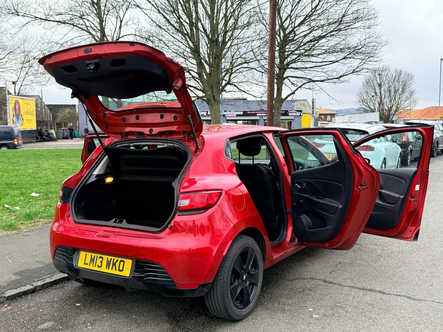 Used Renault Clio 2013 for sale - 77855598: Photo 27