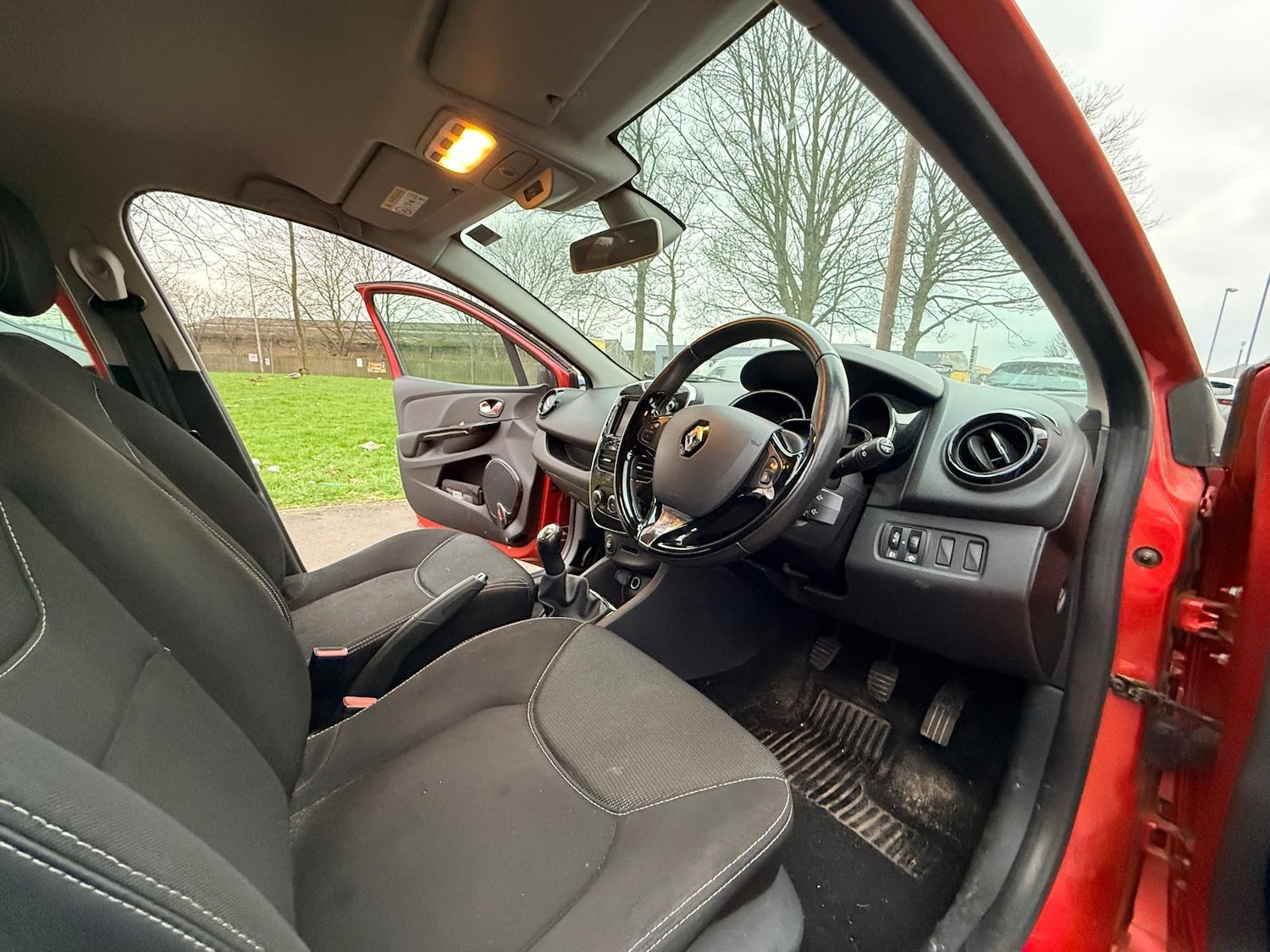 Used Renault Clio 2013 for sale - 77855598: Photo 31