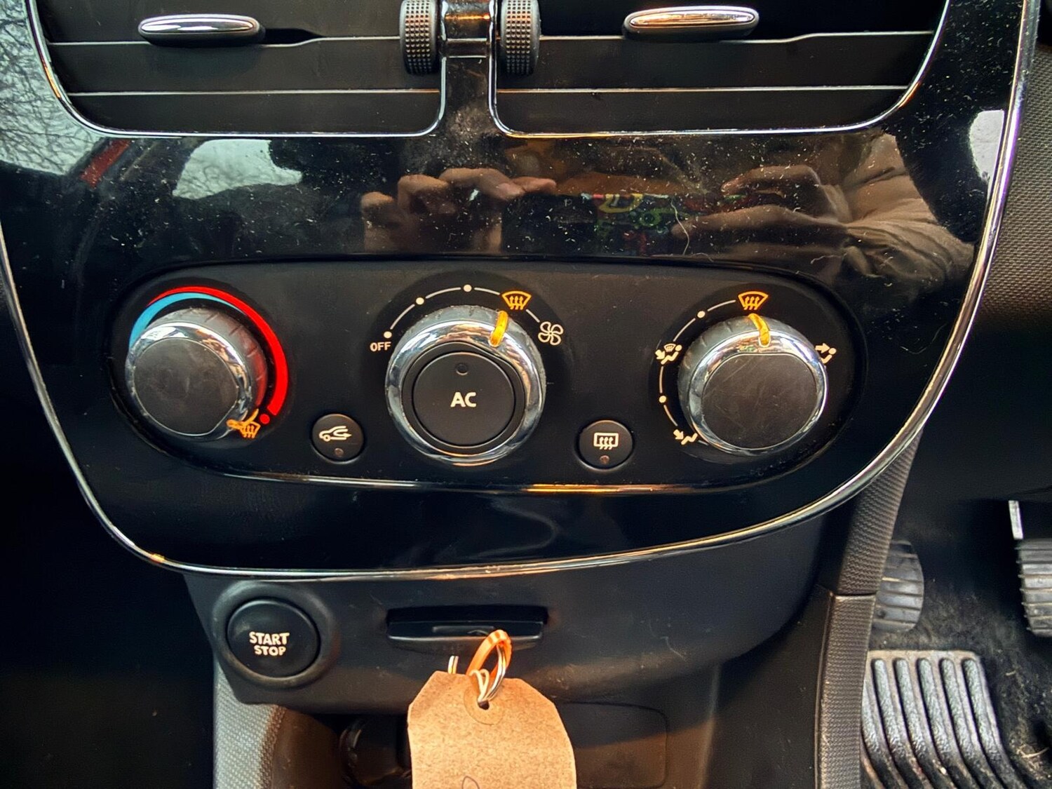 Used Renault Clio 2013 for sale - 77855598: Photo 41