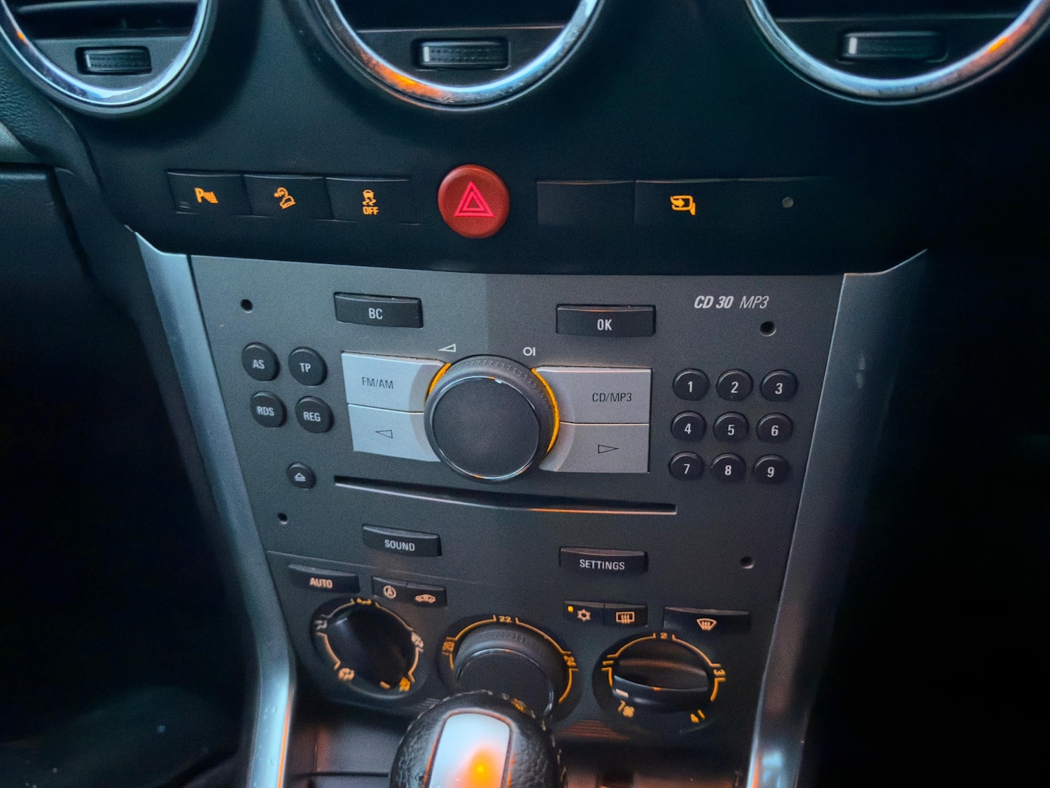 Used Vauxhall Antara 2012 for sale - 77387784: Photo 38