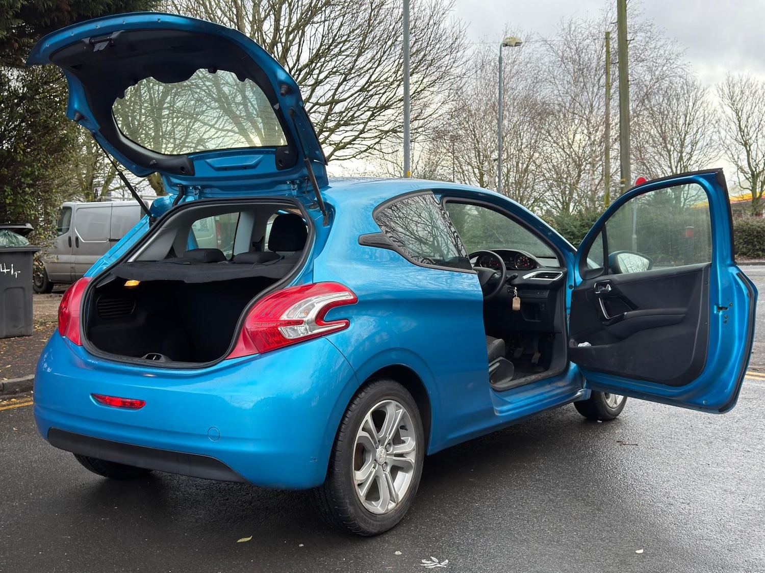 Used Peugeot 208 2012 for sale - 77254412: Photo 11