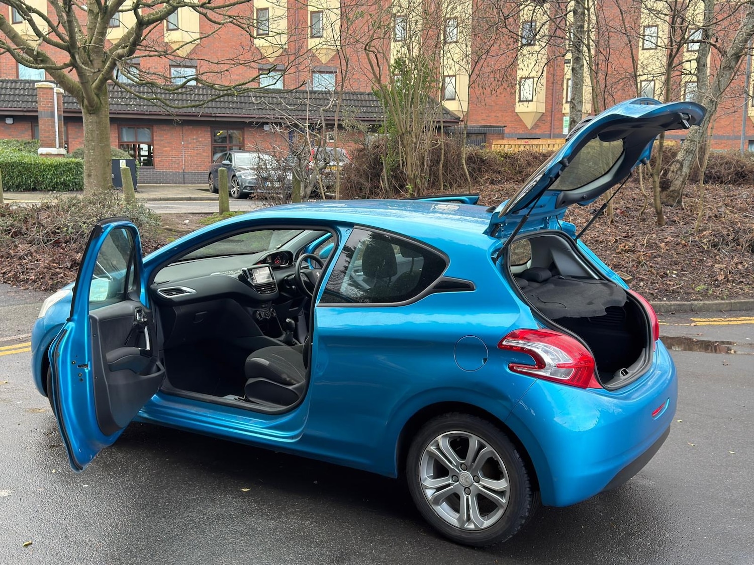 Used Peugeot 208 2012 for sale - 77254412: Photo 12