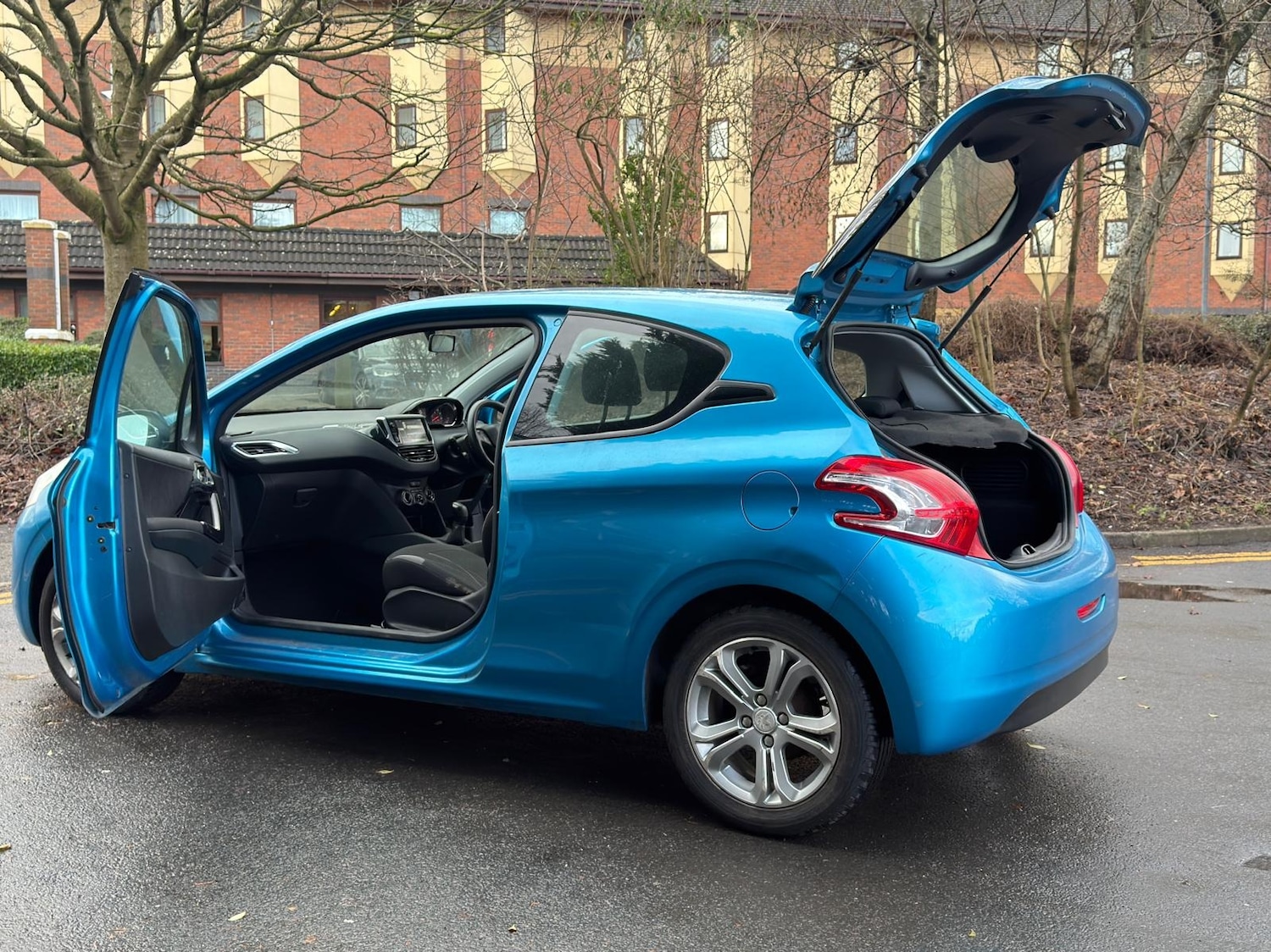 Used Peugeot 208 2012 for sale - 77254412: Photo 13