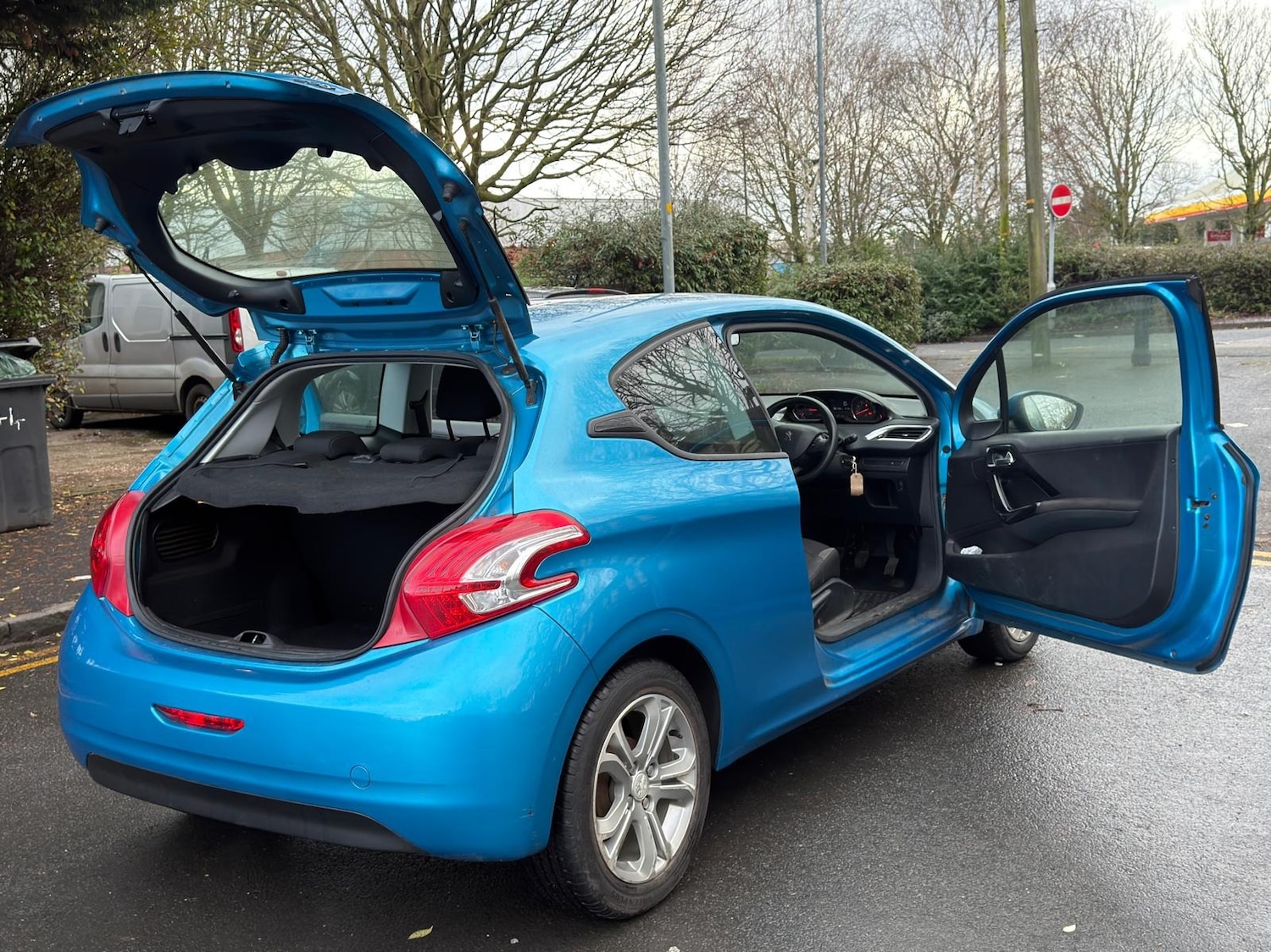 Used Peugeot 208 2012 for sale - 77254412: Photo 16