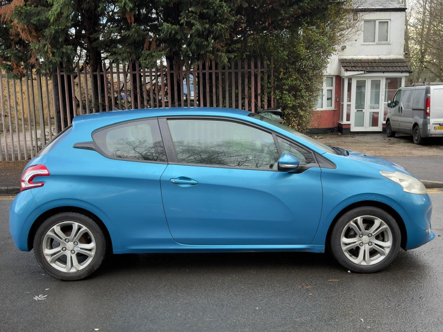 Used Peugeot 208 2012 for sale - 77254412: Photo 22