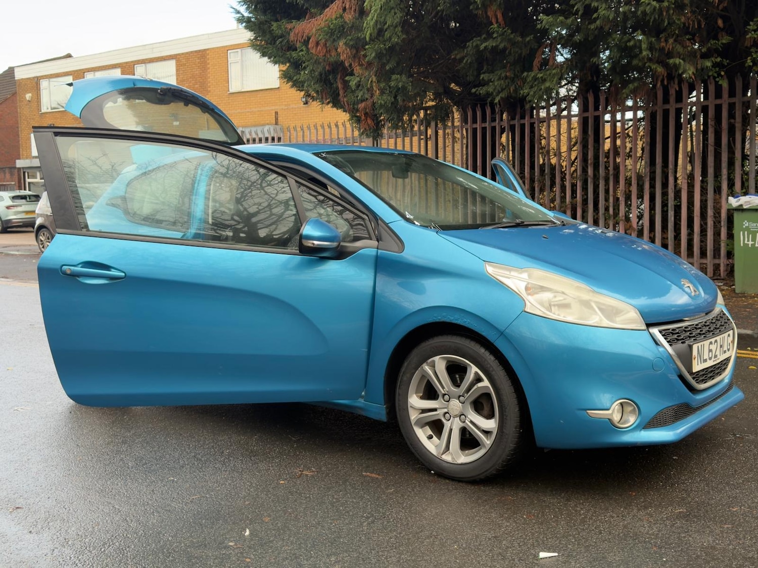 Used Peugeot 208 2012 for sale - 77254412: Photo 27