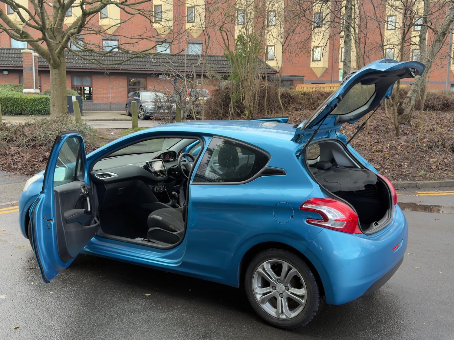 Used Peugeot 208 2012 for sale - 77254412: Photo 36