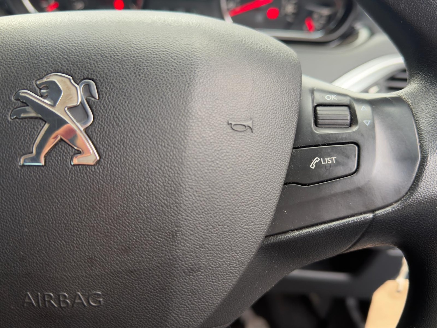 Used Peugeot 208 2012 for sale - 77254412: Photo 45