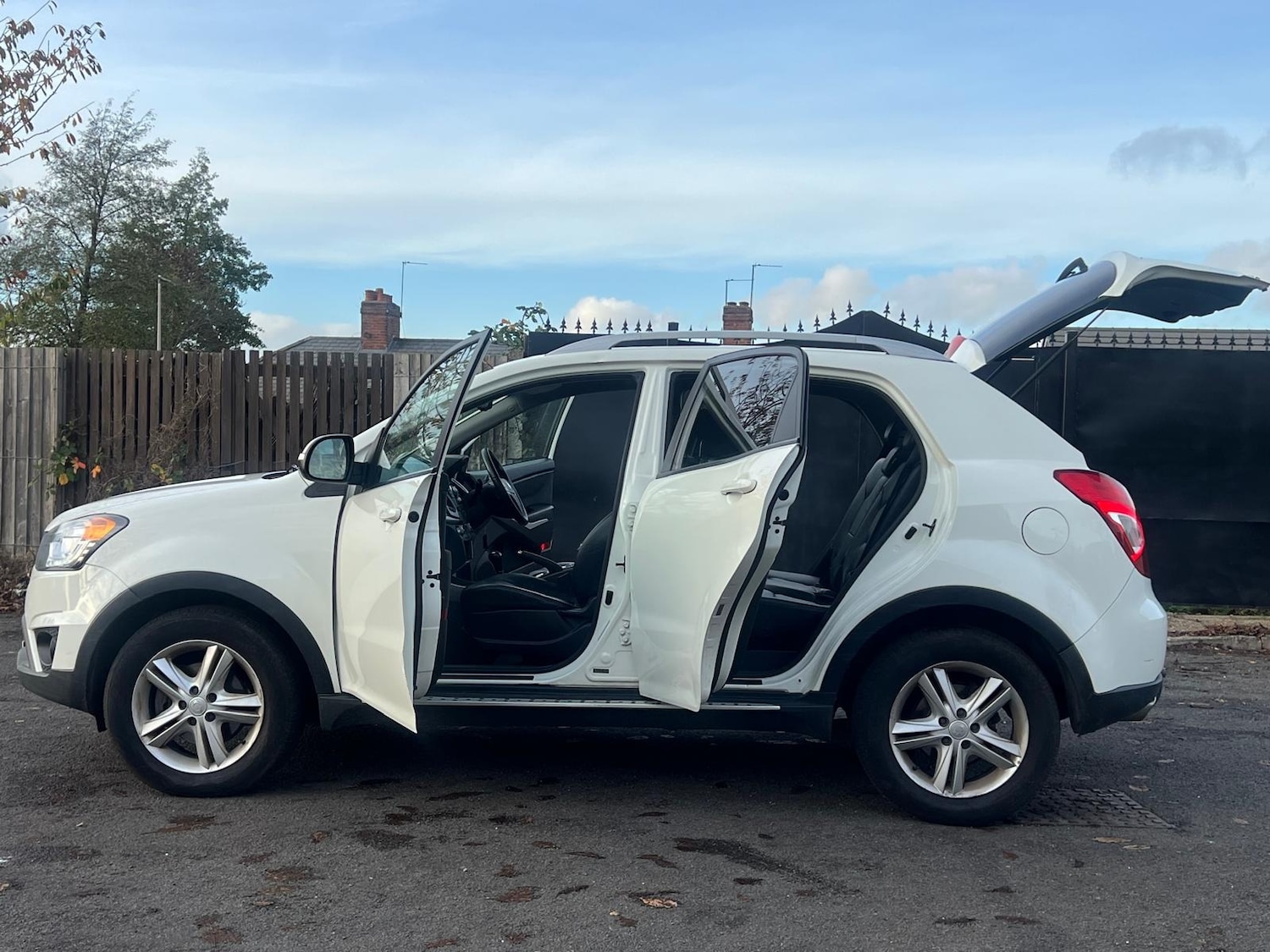 Used Ssangyong Korando 2015 for sale - 76551160: Photo 38