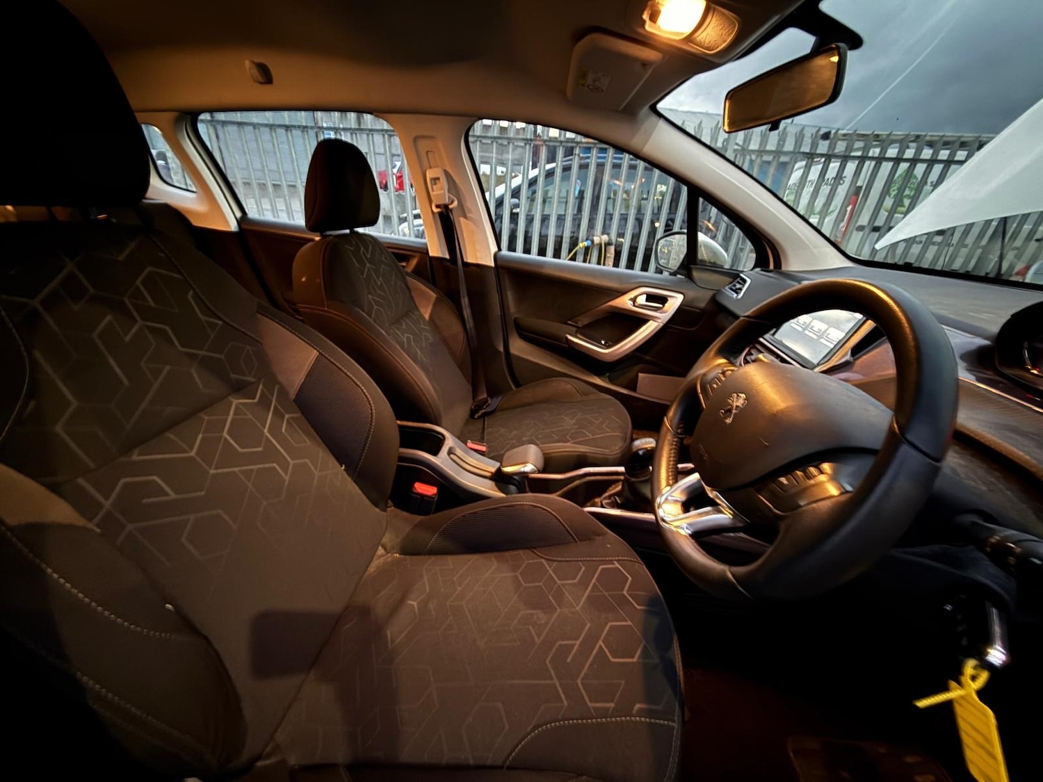 Used Peugeot 2008 2015 for sale - 76802498: Photo 11