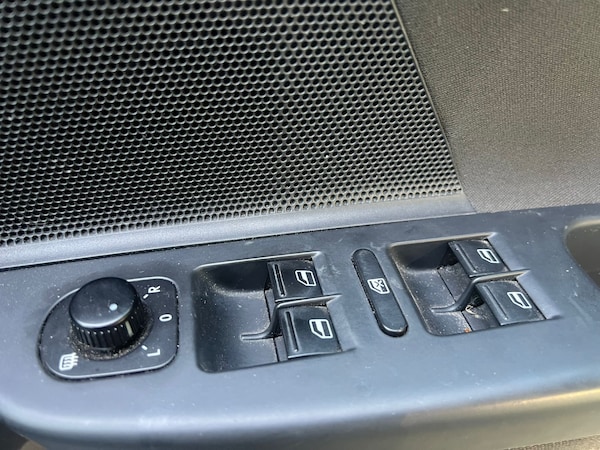 Used Volkswagen Golf 2010 for sale - 76180068: Photo 23
