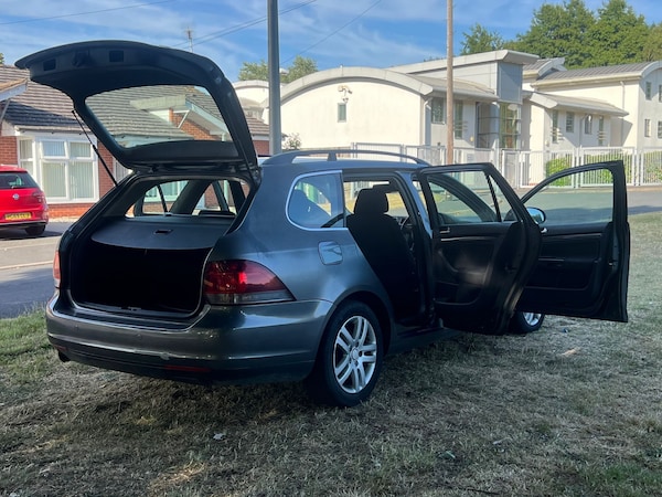 Used Volkswagen Golf 2010 for sale - 76180068: Photo 28
