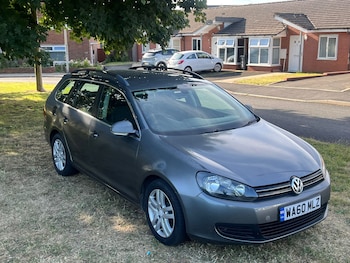 Used Volkswagen Golf 2010 for sale - 76180068: Photo 2