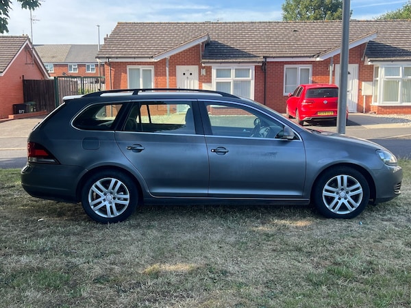 Used Volkswagen Golf 2010 for sale - 76180068: Photo 3