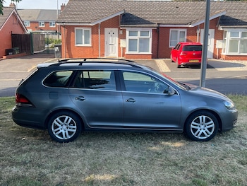Used Volkswagen Golf 2010 for sale - 76180068: Photo 4