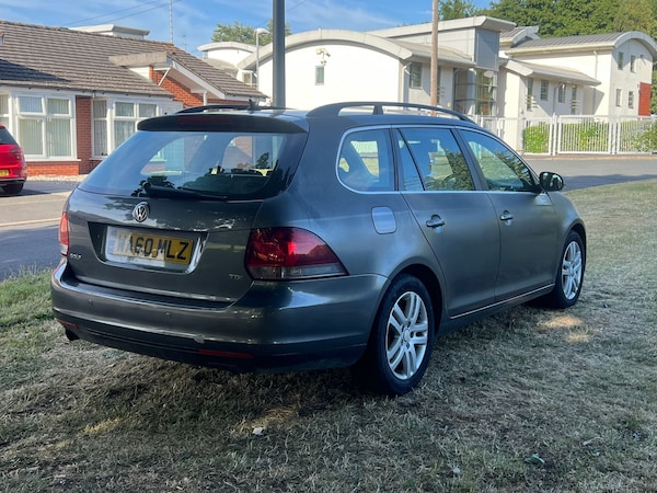 Used Volkswagen Golf 2010 for sale - 76180068: Photo 5