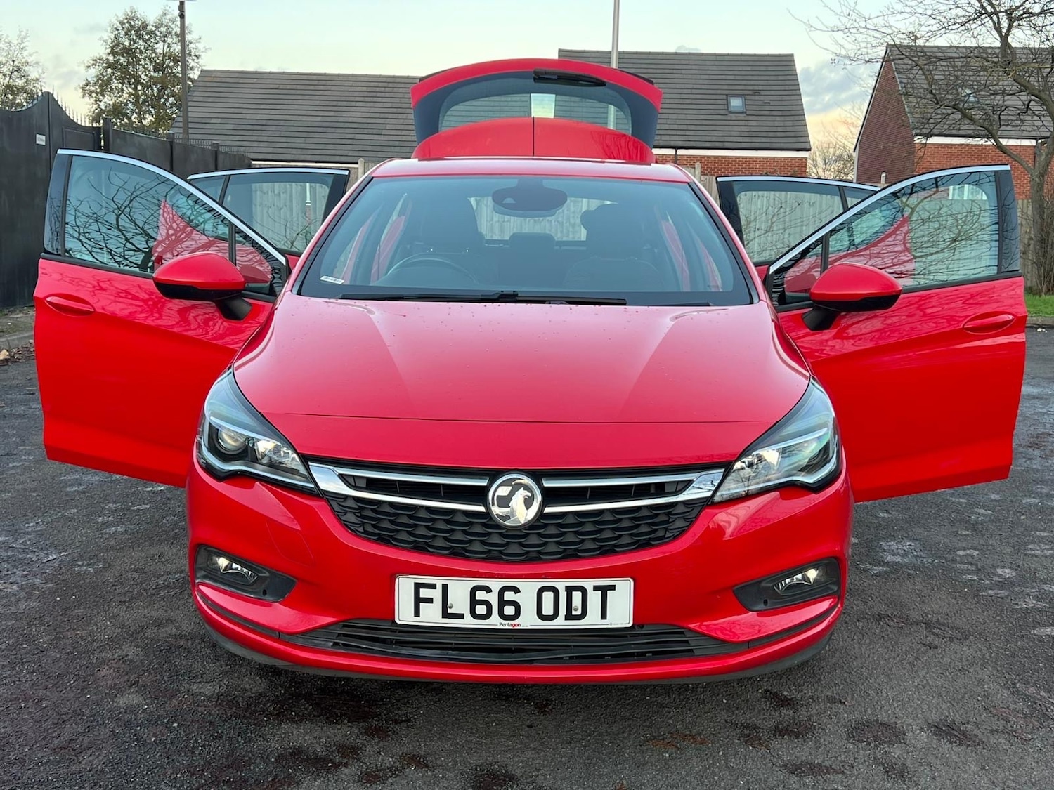 Used Vauxhall Astra 2016 for sale - 76669898: Photo 2