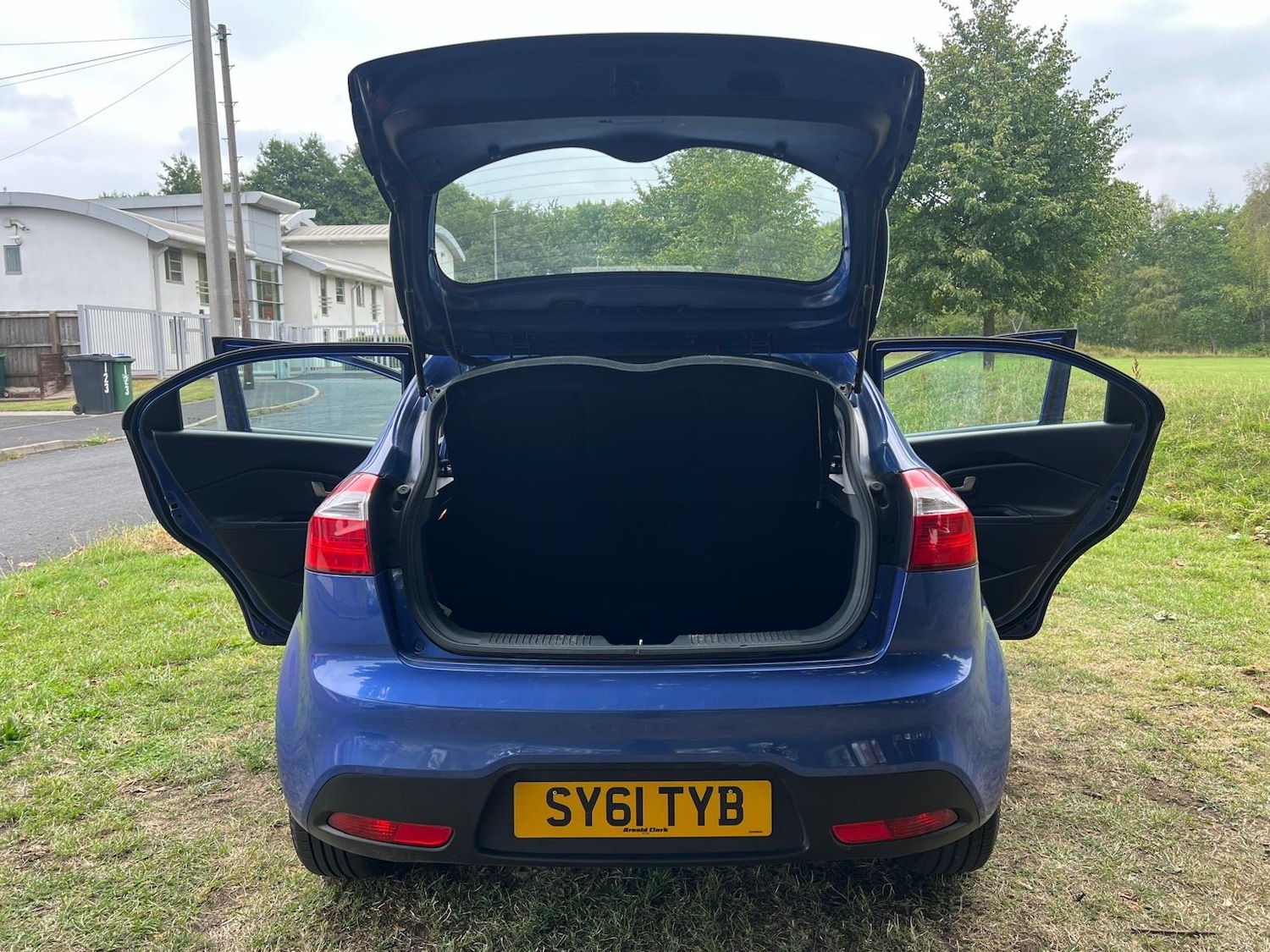 Used Kia Rio 2011 for sale - 76667851: Photo 2