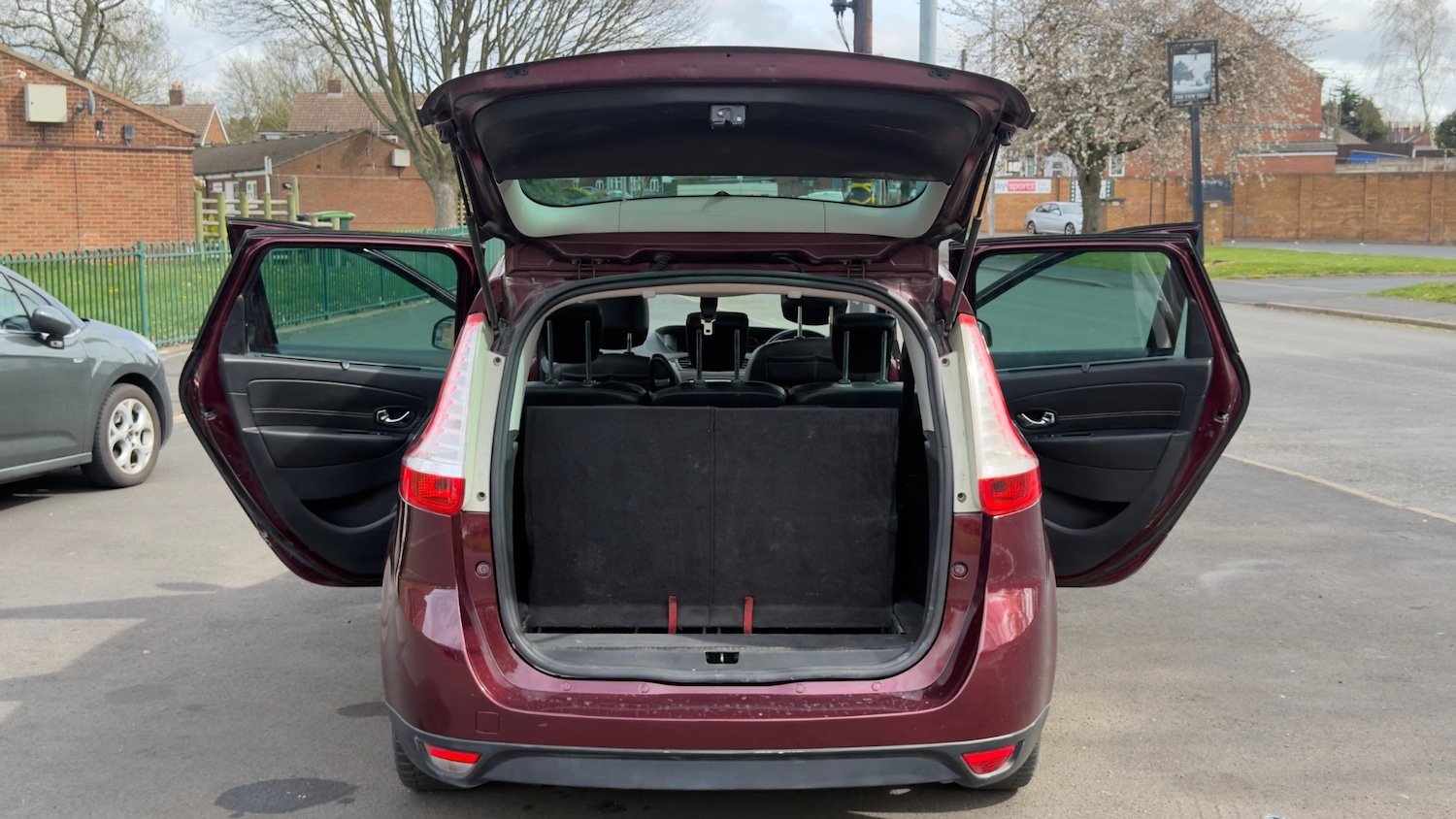 Used Renault Grand Scenic 2014 for sale - 78133890: Photo 11