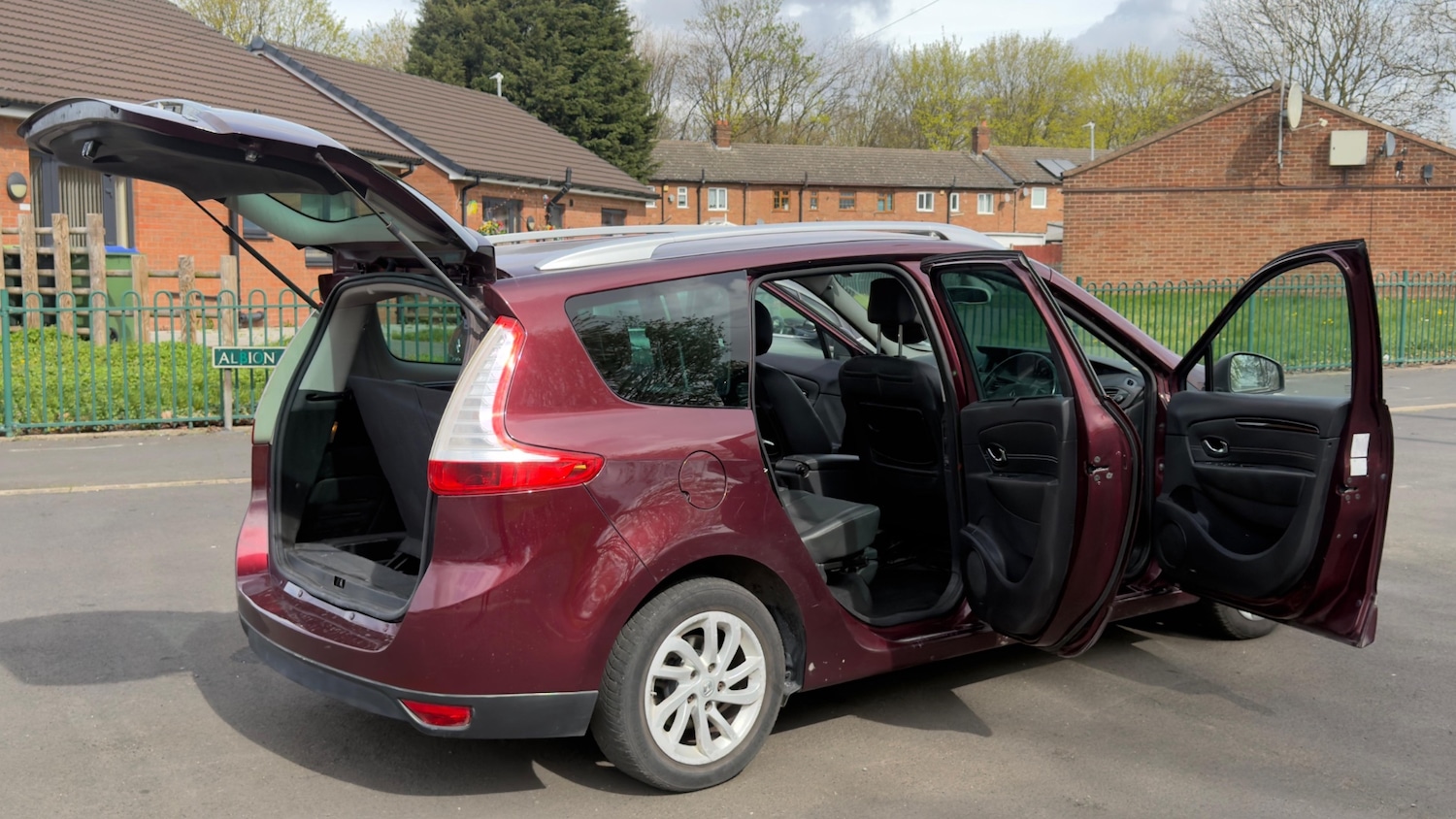 Used Renault Grand Scenic 2014 for sale - 78133890: Photo 12