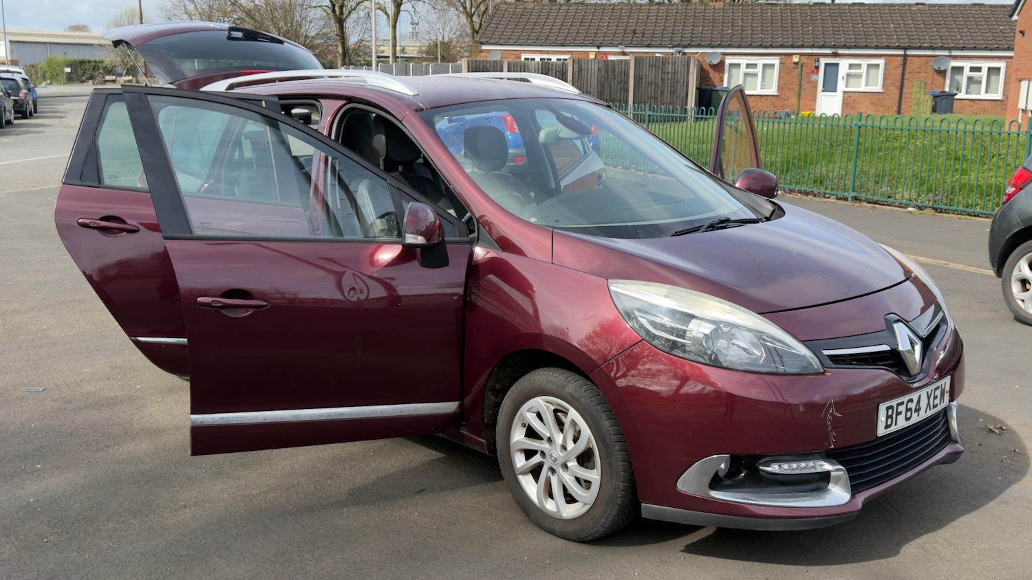 Used Renault Grand Scenic 2014 for sale - 78133890: Photo 2