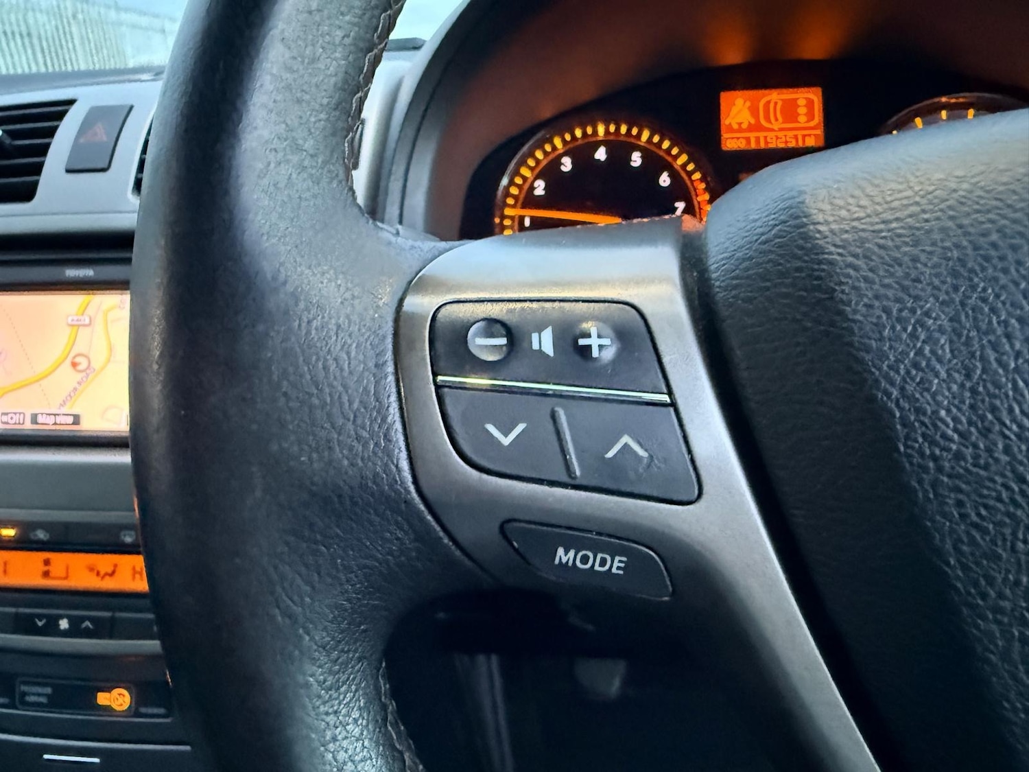 Used Toyota Avensis 2011 for sale - 77638057: Photo 17