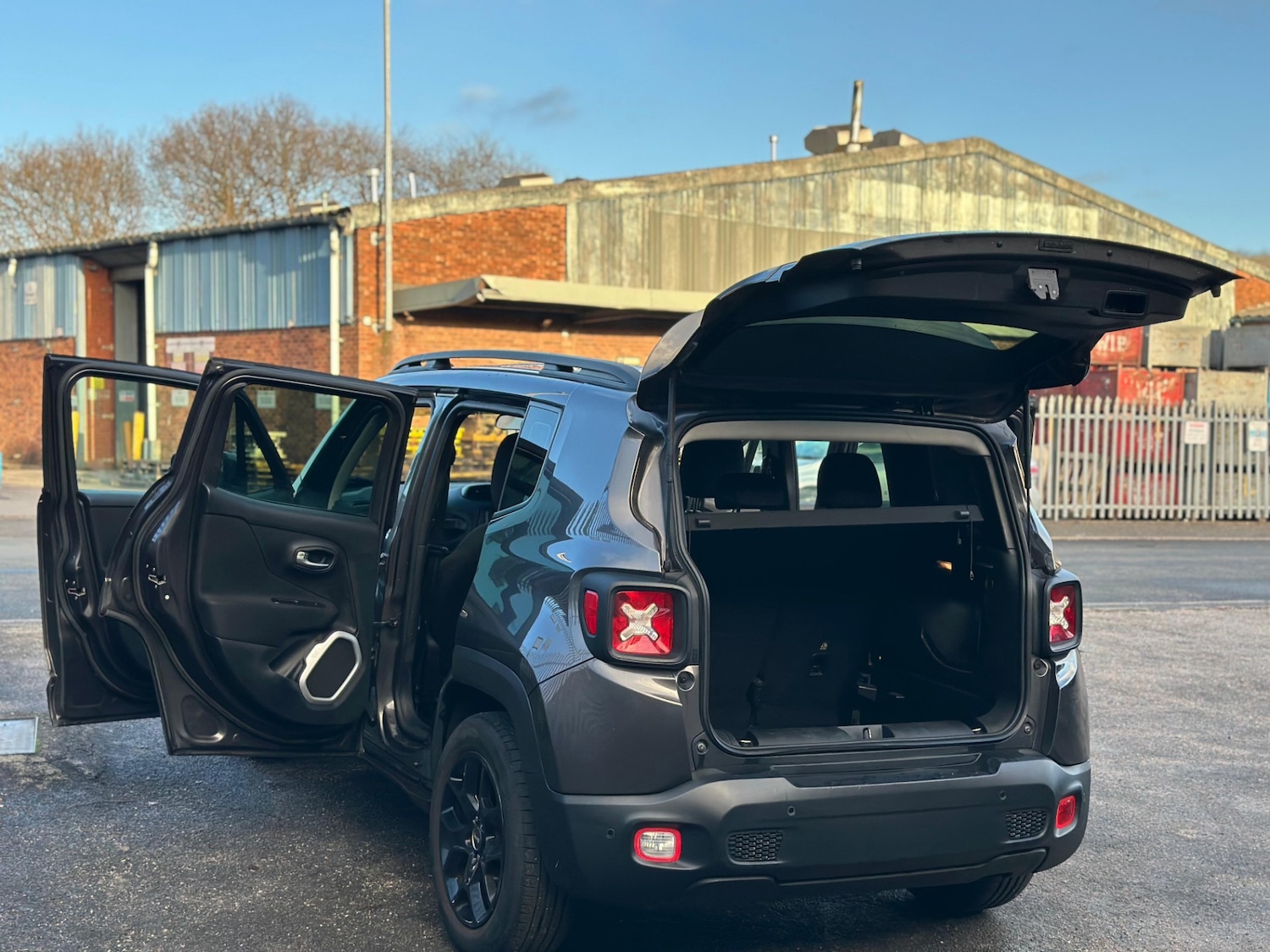 Used Jeep Renegade 2016 for sale - 76914014: Photo 28